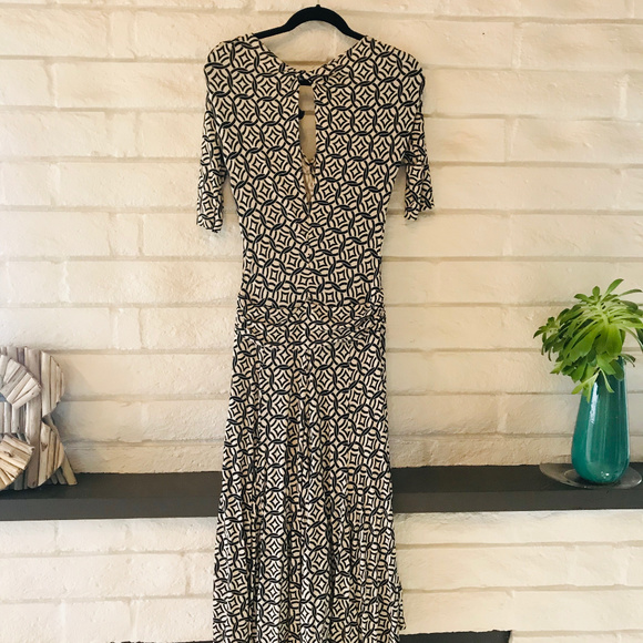 BCBG Black and White Graphic Print Dress - Picture 4 of 7